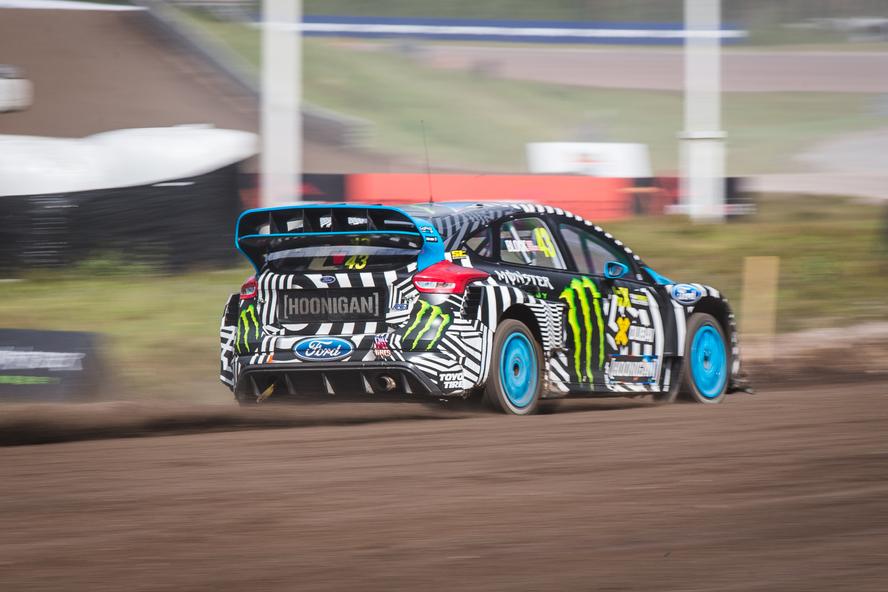 Hoonigan Racing Division’s Andreas Bakkerud continued on his streak of making World Rallycross history by winning this past weekend’s event in Höljes, Sweden. The win marks the first-ever back-to-back win for the all-new Ford Focus RS RX rallycross car, as well as the first-ever back-to-back win in World RX for Hoonigan Racing Division.