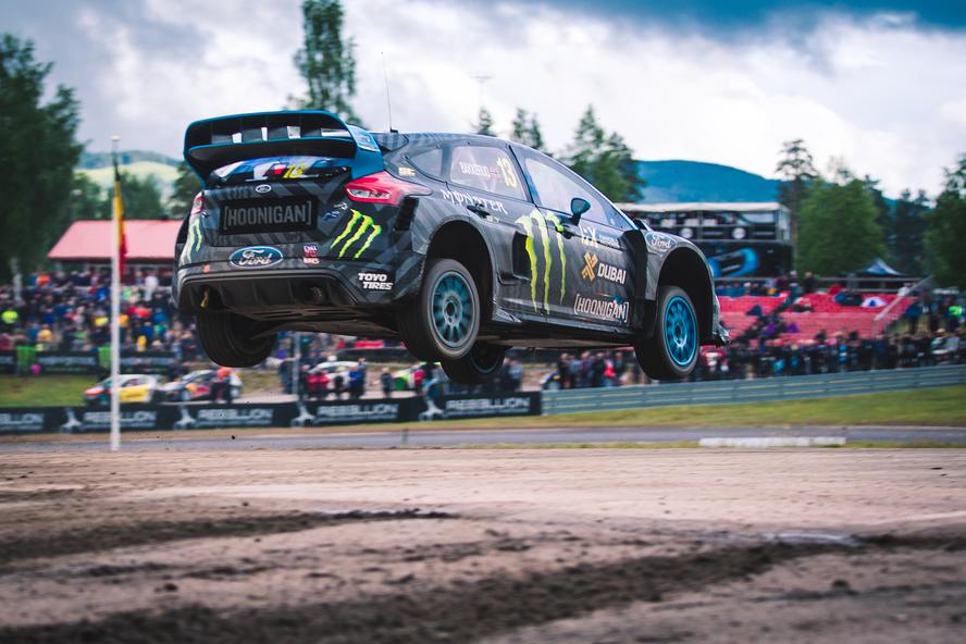 Hoonigan Racing Division’s Andreas Bakkerud continued on his streak of making World Rallycross history by winning this past weekend’s event in Höljes, Sweden. The win marks the first-ever back-to-back win for the all-new Ford Focus RS RX rallycross car, as well as the first-ever back-to-back win in World RX for Hoonigan Racing Division.