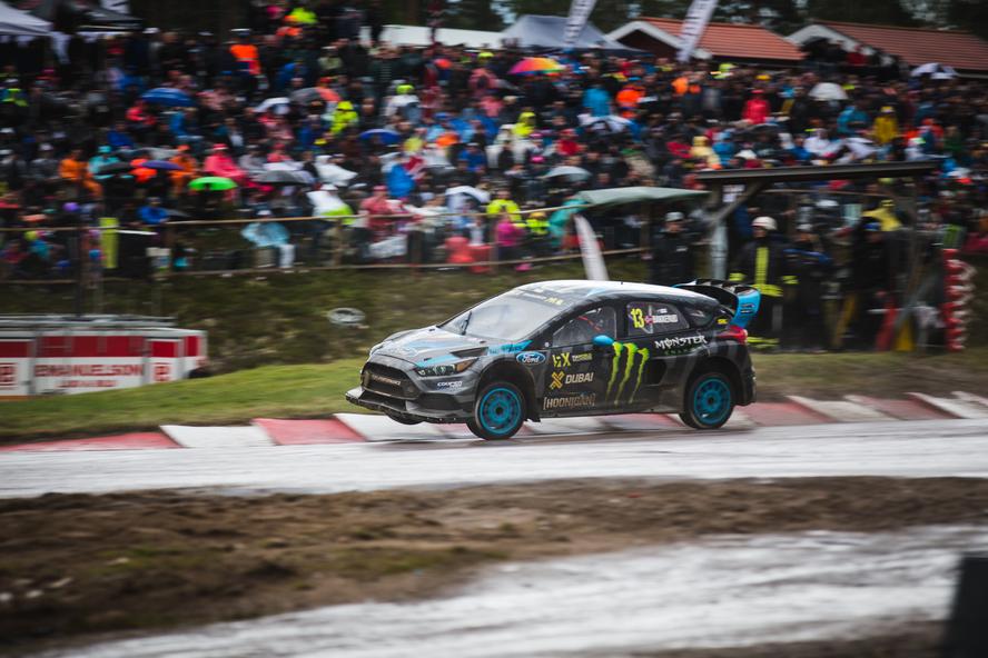 Hoonigan Racing Division’s Andreas Bakkerud continued on his streak of making World Rallycross history by winning this past weekend’s event in Höljes, Sweden. The win marks the first-ever back-to-back win for the all-new Ford Focus RS RX rallycross car, as well as the first-ever back-to-back win in World RX for Hoonigan Racing Division.