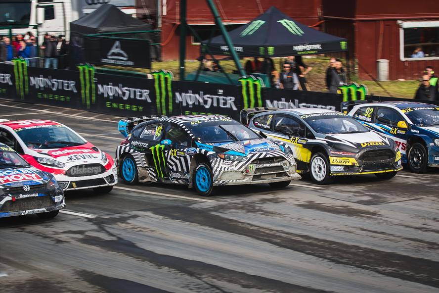 Hoonigan Racing Division’s Andreas Bakkerud has managed to keep his hopes alive in the hunt for third-overall in the 2016 FIA World Rallycross Championship by finishing the final European round of the season at Estering in Germany in third place.