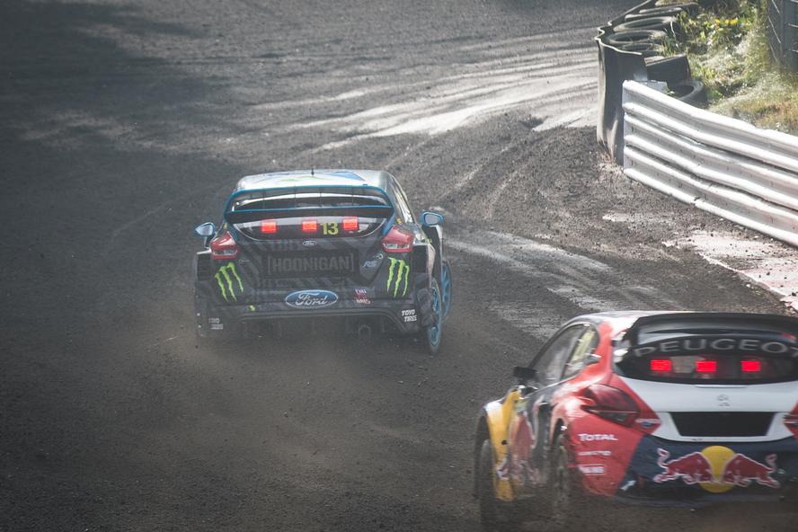 Hoonigan Racing Division’s Andreas Bakkerud has managed to keep his hopes alive in the hunt for third-overall in the 2016 FIA World Rallycross Championship by finishing the final European round of the season at Estering in Germany in third place.