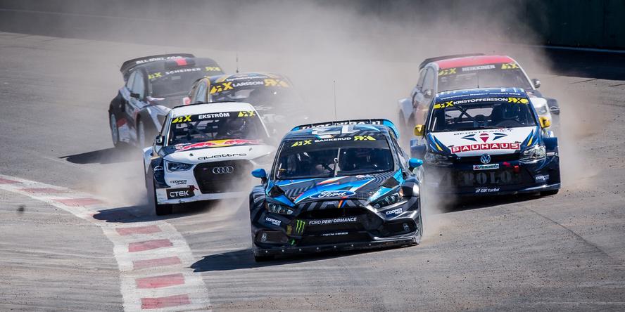 Hoonigan Racing Division’s Andreas Bakkerud finished the final round of the 2016 World Rallycross Championship with three trophies on the podium: a 1st place for winning the race, a Monster Energy Supercharge Award for being first to the first corner in the final and a 3rd place in the overall 2016 championship!