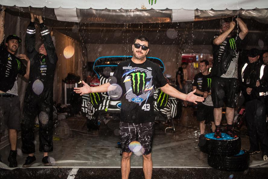 Hoonigan Racing Division’s Andreas Bakkerud finished the final round of the 2016 World Rallycross Championship with three trophies on the podium: a 1st place for winning the race, a Monster Energy Supercharge Award for being first to the first corner in the final and a 3rd place in the overall 2016 championship!