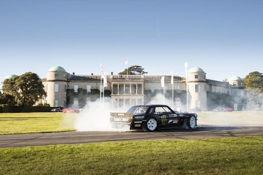 With the release of Forza’s latest game, Horizon 4, the team at Xbox invited Ken Block and his Ford Mustang Hoonicorn V2 across the ocean to the Goodwood Estate to participate in their launch event for the game.